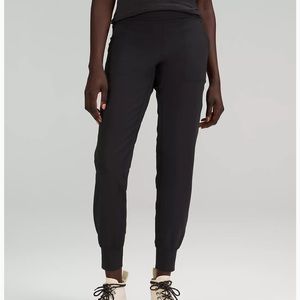 Lululemon Align joggers in black